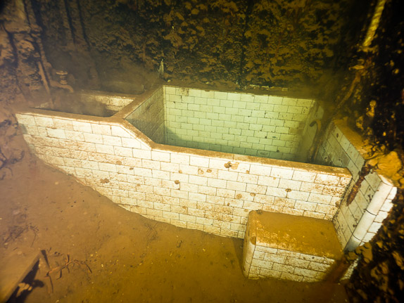 Japanese Bath - Shinkoku Maru